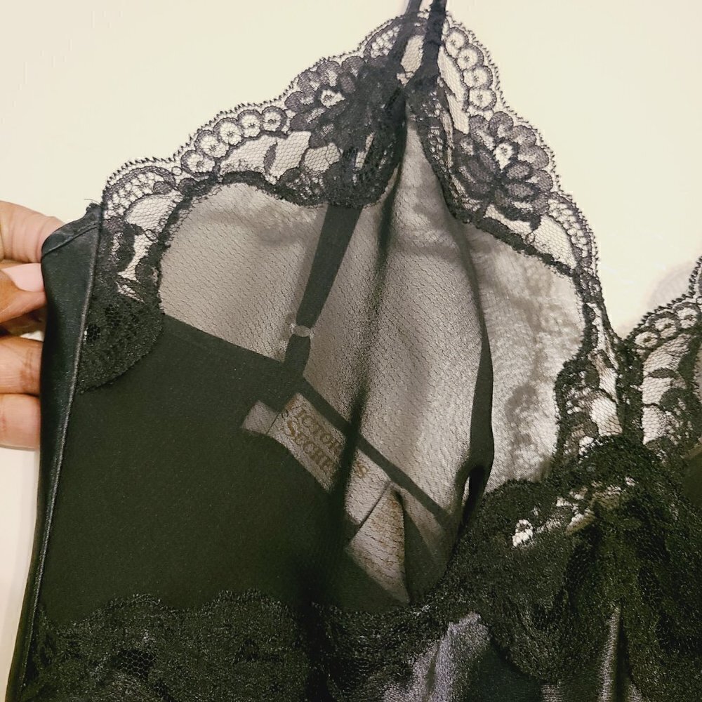 Victoria's Secret Gold | Women's Black Vintage Lace Chemise Top (Size Medium) - Picture 13 of 14